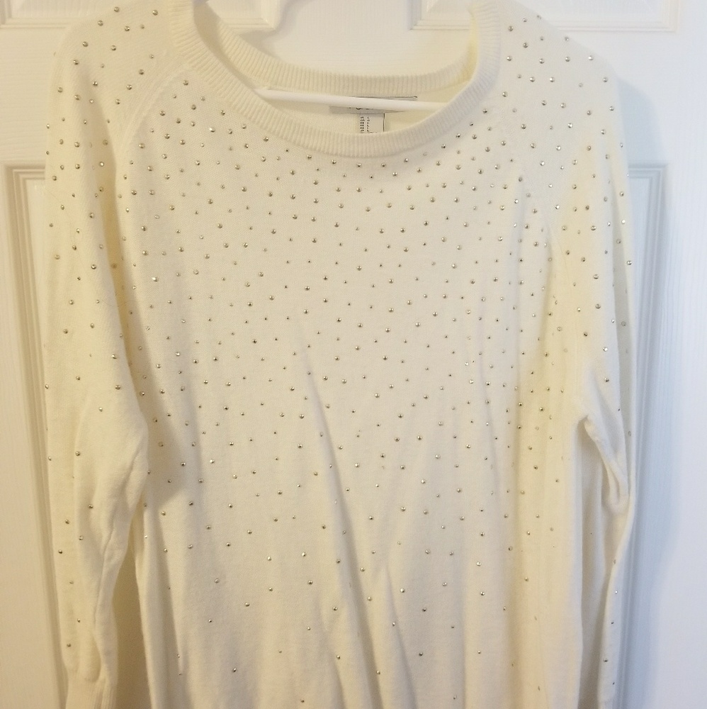 Cream knit sweater with rose gold studs